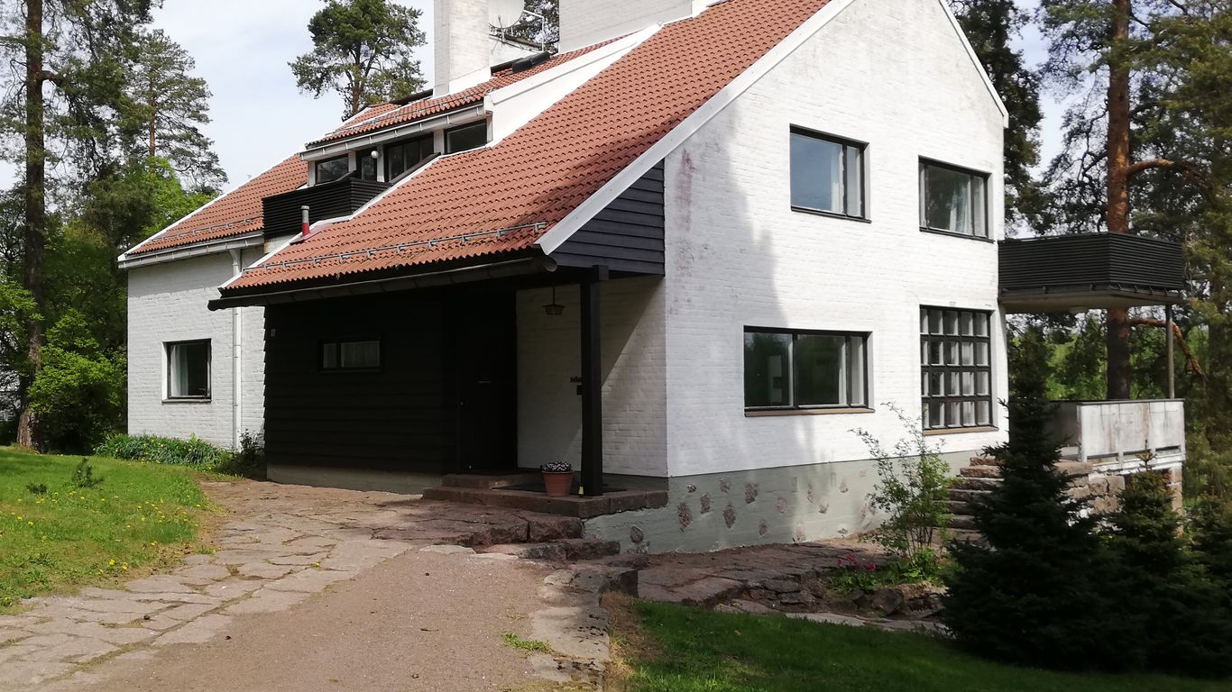 Opastettu kävelykierros -Ankkapurhasta Alvar Aaltoon