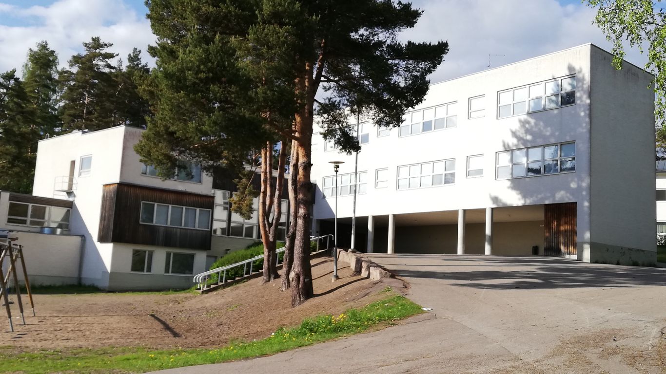 Kouvola-päivä , opastettu bussikierros KYMIJOEN RANTAMILLA – MOLEMMIN PUOLIN