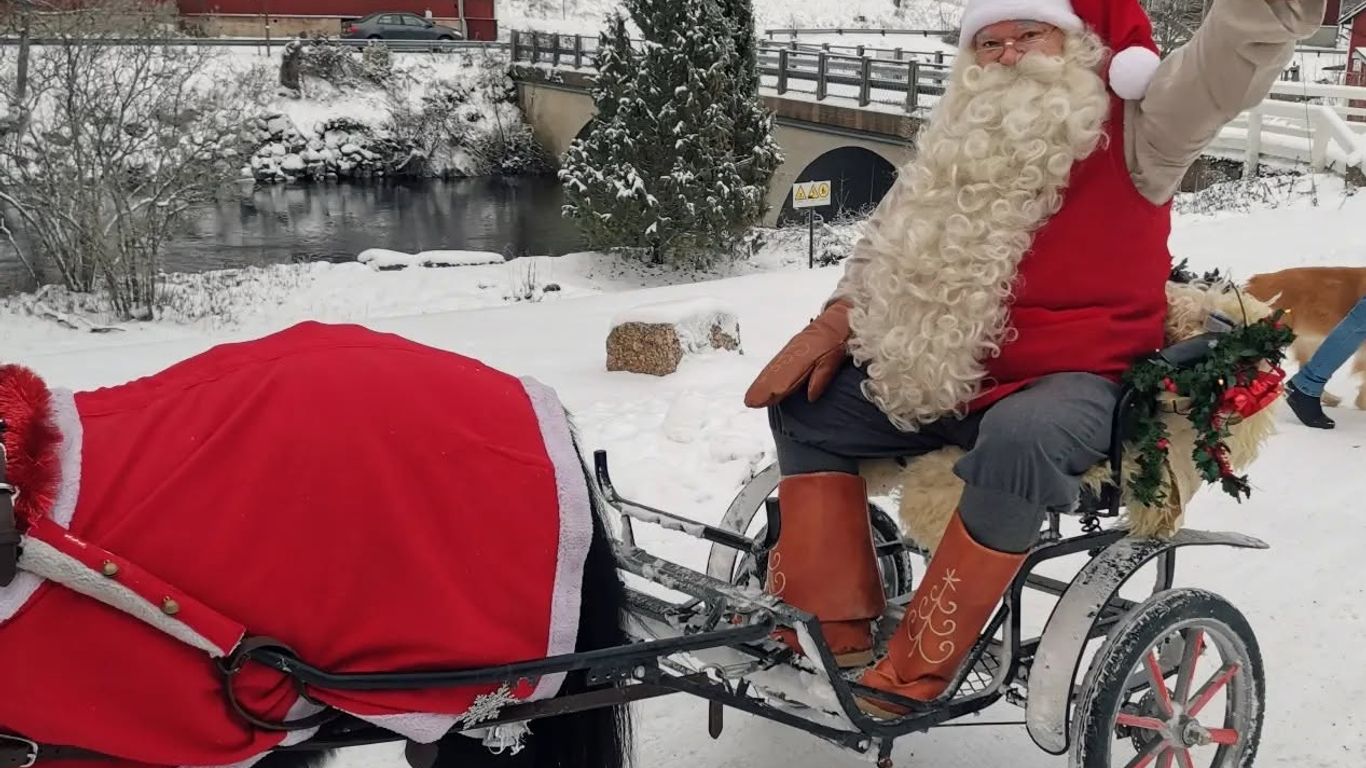Joulupukki saapuu Verlaan.
